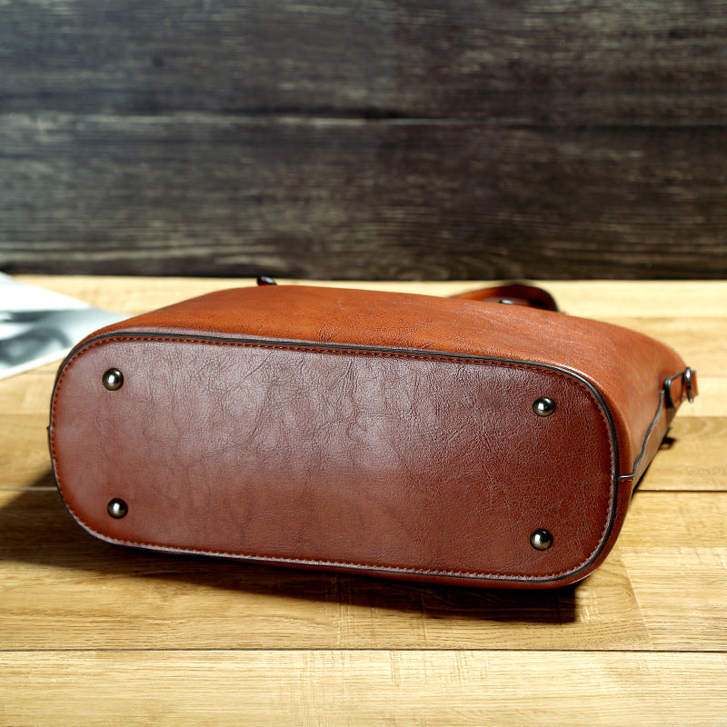 
The Verona — Oil-wax texture, built to age well.