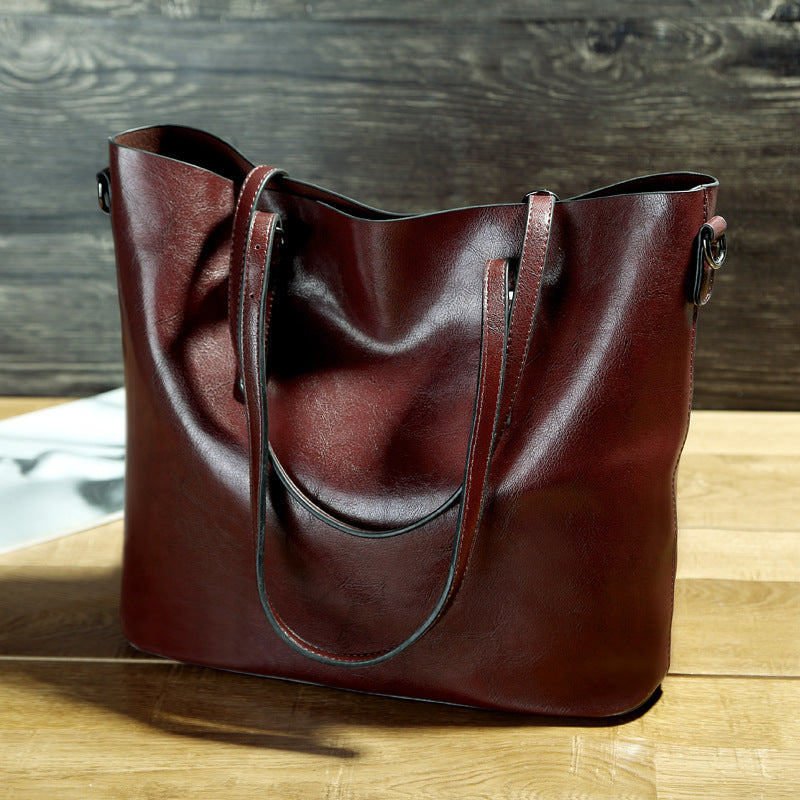 
The Verona — Oil-wax texture, built to age well.