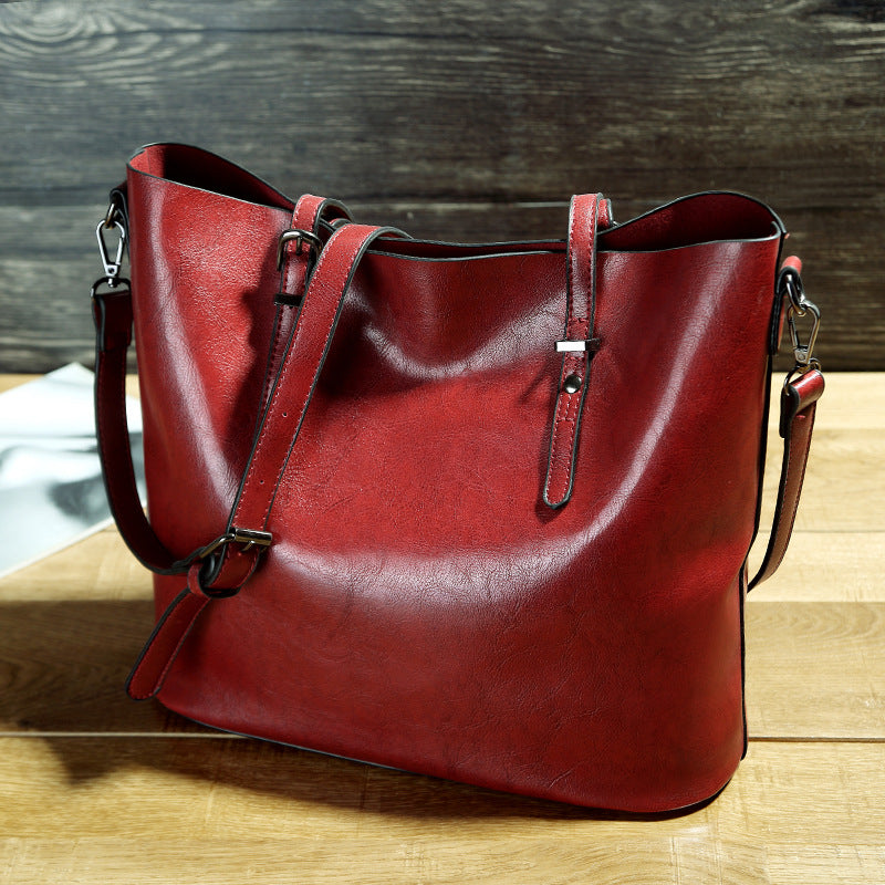 
The Verona — Oil-wax texture, built to age well.