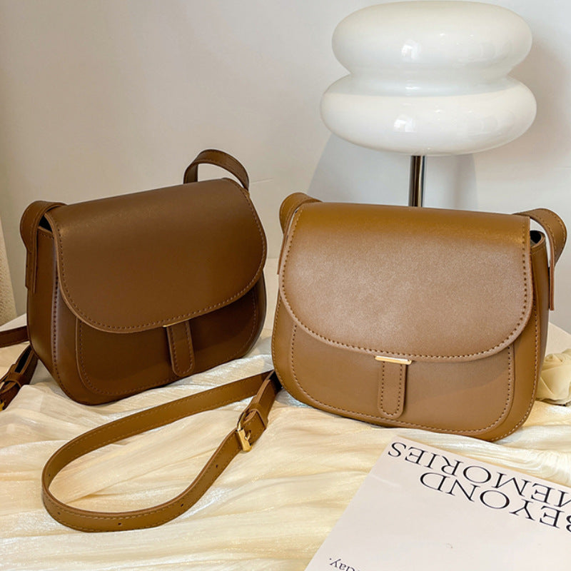 
The Procida — A small square bag for when less is more.