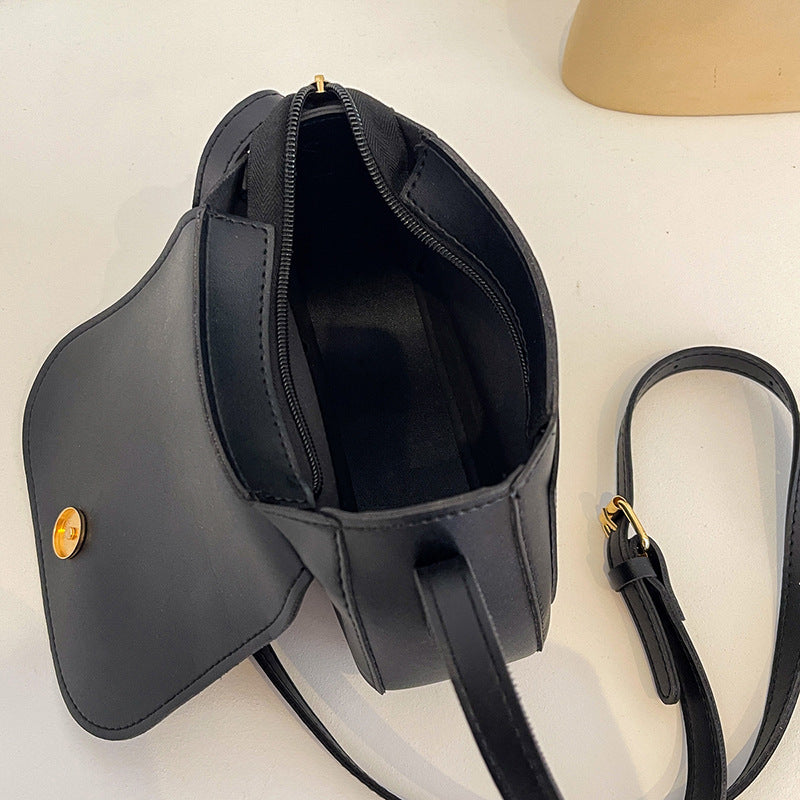 
The Procida — A small square bag for when less is more.