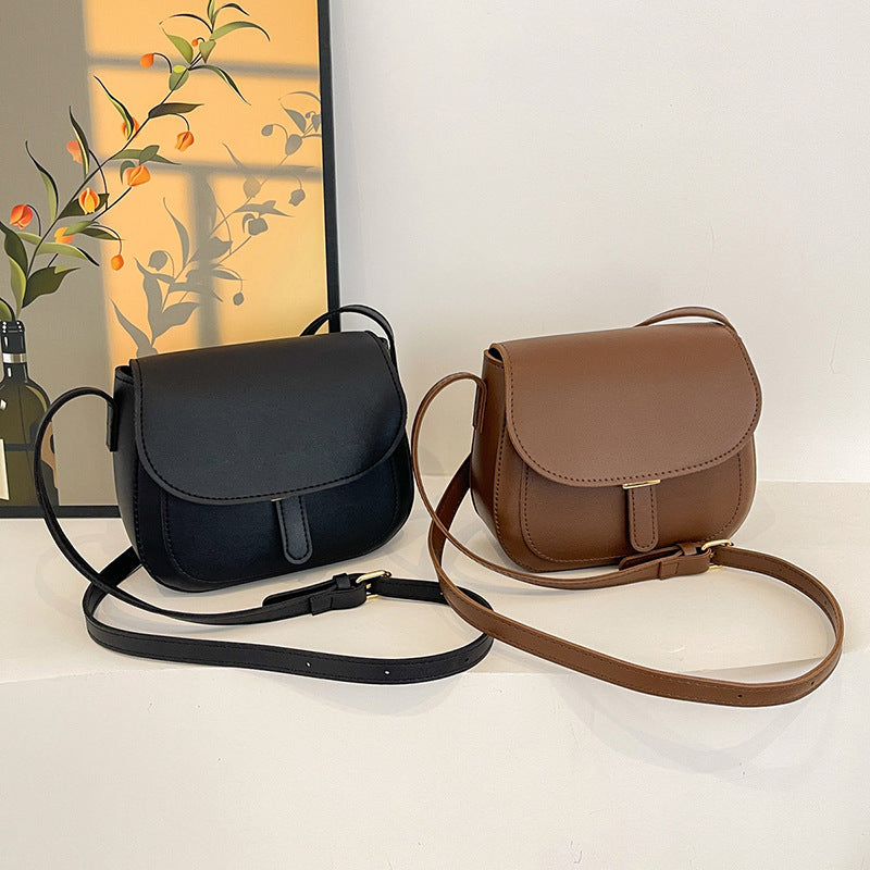 
The Procida — A small square bag for when less is more.