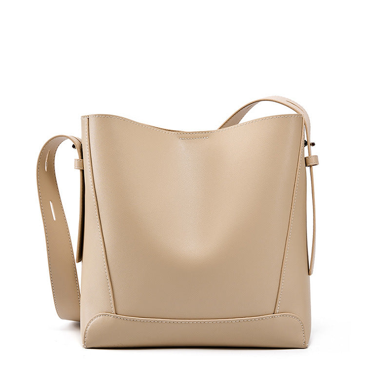 
The Lucca — Genuine leather, cut for everyday crossing.